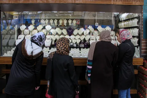 پیش‌بینی قیمت طلا امروز ۱۵ شهریور ۱۴۰۵/ افزایش خرید طلا در سایه نااطمینانی بازار‌ها