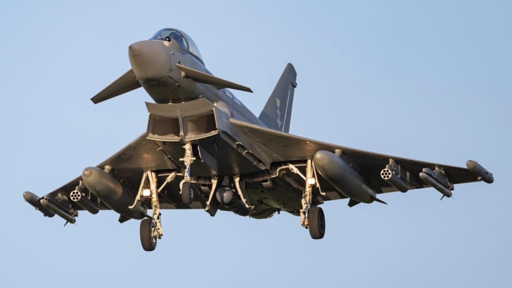 مقایسه Eurofighter Typhoon با جنگندههای آمریکایی F-۱۵, F-۱۶, و F/A-۱۸ مقایسه Eurofighter Typhoon با جنگندههای آمریکایی F-۱۵, F-۱۶, و F/A-۱۸