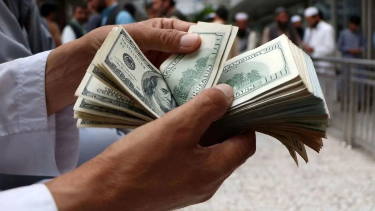 قیمت واقعی دلار چقدر است؟/ ۵۰ میلیون دلار تزریقی، بازار ارز را به ثبات می‌رساند؟