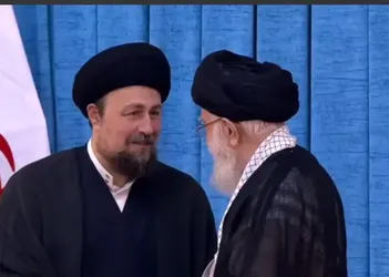 ادای احترام سید حسن و سید علی خمینی به رهبر شهید انقلاب