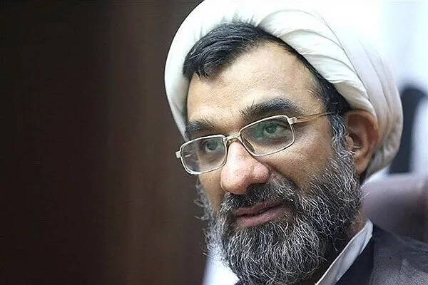 خسروپناه: ۹۵۰ صفحه گزارش در باره حجاب تهیه کردیم