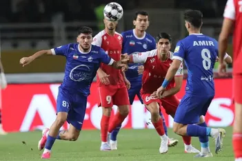 فیلم//درخواست پخش آهنگ هایده در نشست خبری فوتبال!
