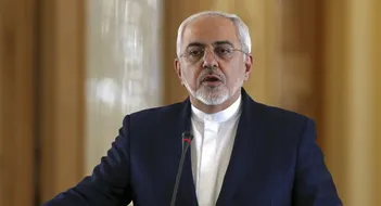 حضور ظریف و همسرش در اسپیناس پالاس برای تماشای «آرش»