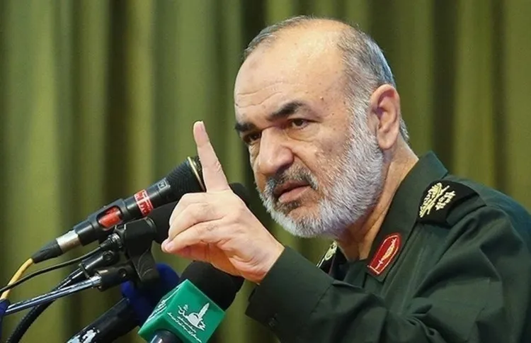 فرمانده کل سپاه: فضای مجازی را از ولنگاری رها خواهیم ساخت