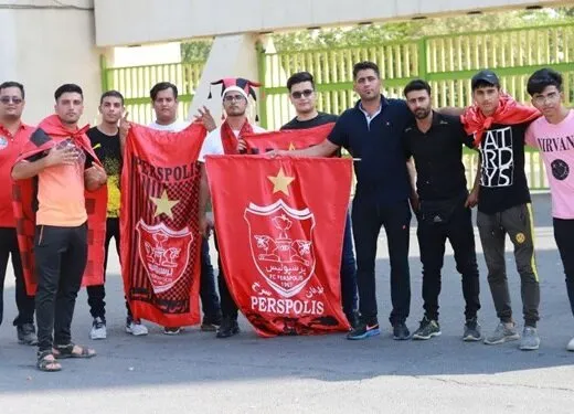 شعار پرسپولیسی‌ها علیه استقلال!