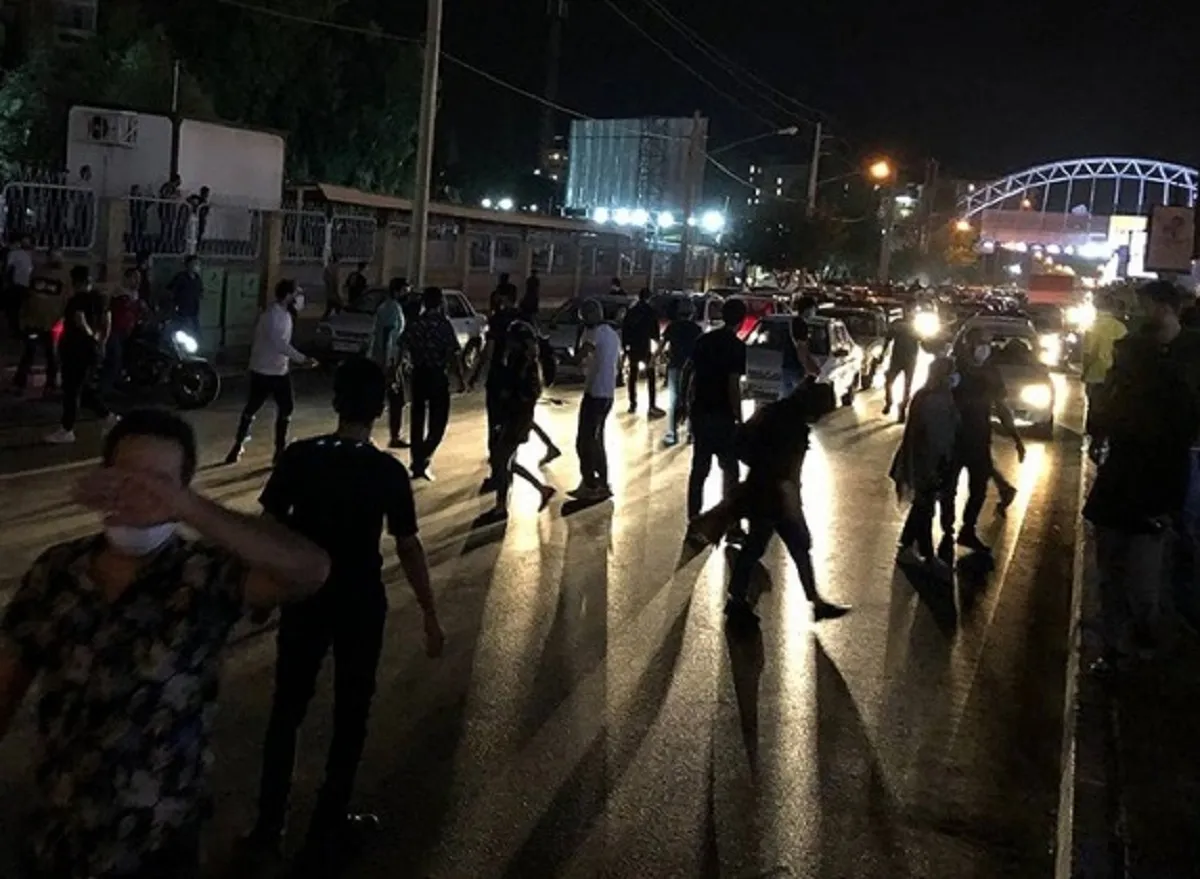 تسنیم از قول یک منبع آگاه امنیتی: بیش از ۱۲۰۰ نفر از عاملان مؤثر در اعتراضات اخیر شناسایی شده‌اند