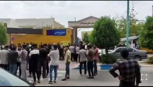 ماجرای تجمع مردم مقابل فرمانداری بندرعباس