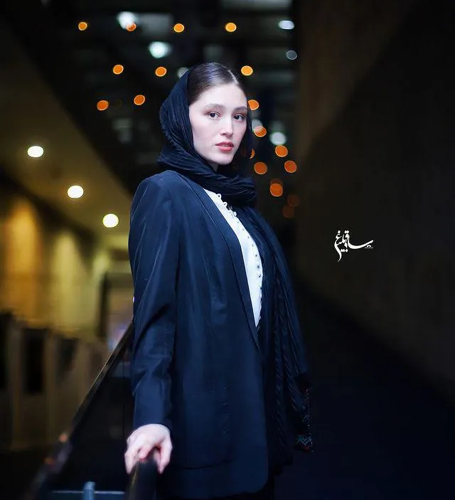 تیپ جدید فرشته حسینی در مقابل دوربین+عکس