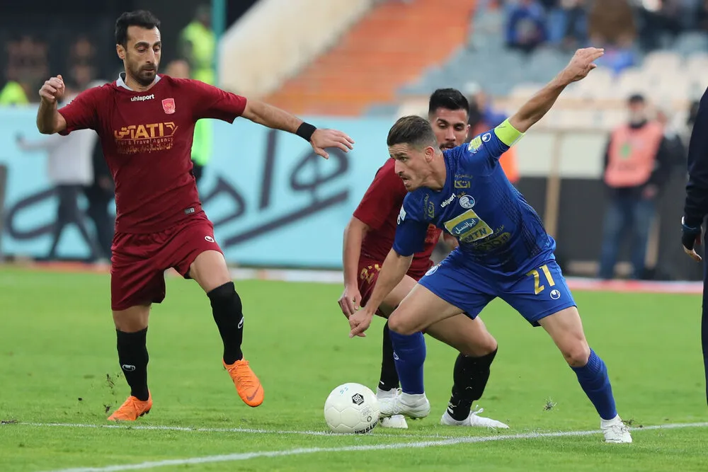 از شروع فوق‌العاده سپاهان تا اشتباهات بچه‌گانه مدافعان پرسپولیس