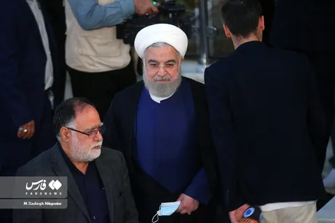 عکس/ حسن روحانی دوباره در انظار دیده شد