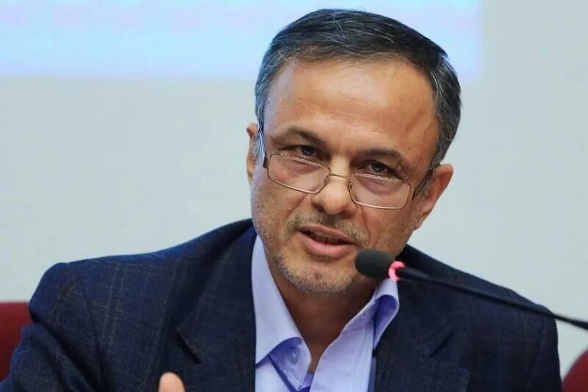 بررسی میدانی وزیر صنعت از وضعیت ترخیص کالا‌های اساسی