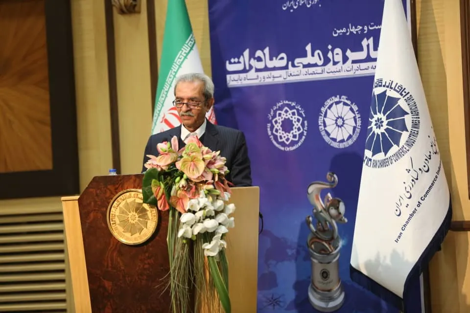 توسعه اقتصادی کشور از مسیر توسعه صادرات غیرنفتی می‌گذرد