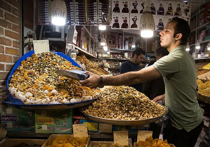 برخی دنبال خرید آجیل گران هستند! / داستان ساختگی گرانی آجیل شب چله