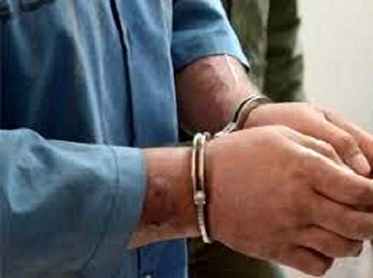 مردی که آبروی زنش را به حراج گذاشت