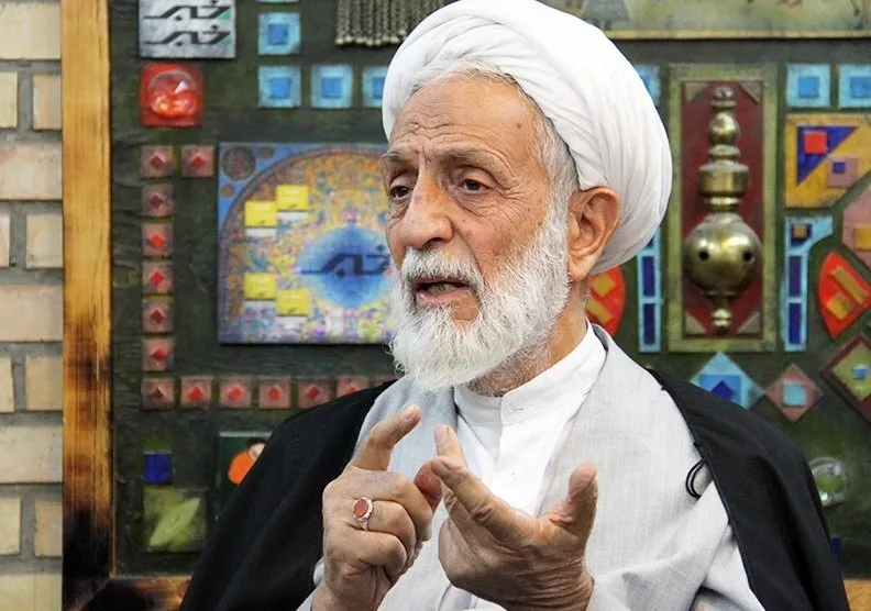 امام جمعه اصفهان: مسمومیت دختران دانش‌آموز شبیه اسیدپاشی‌ها نیست