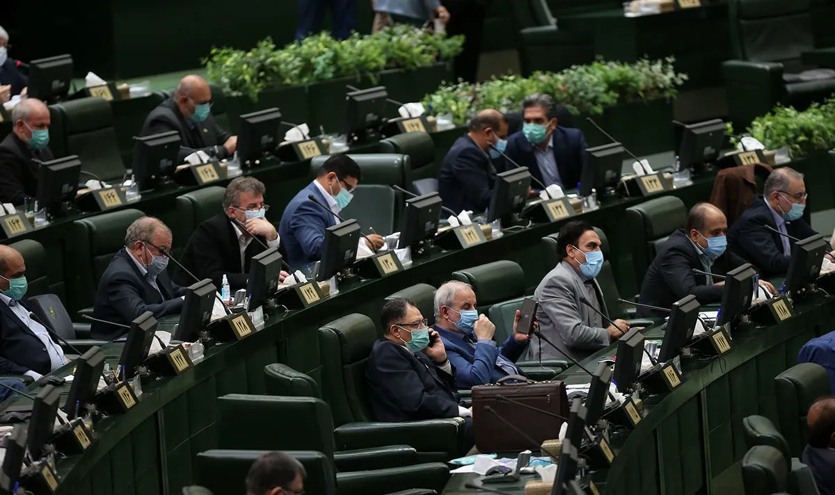 بیانیه هشدار تند ۱۶۵ نماینده مجلس: از تمامی ابزار‌های قانونی خود استفاده می‌کنیم + متن بیانیه