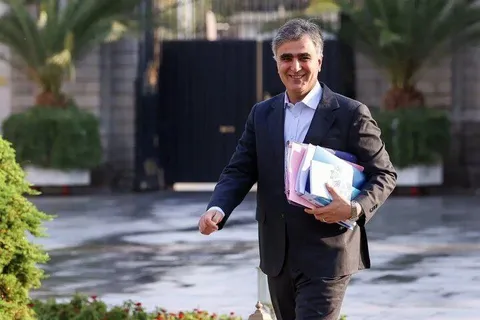 فرزین رفتنی شد/ لیست گزینه‌های دولت برای ریاست بانک مرکزی لو رفت؟