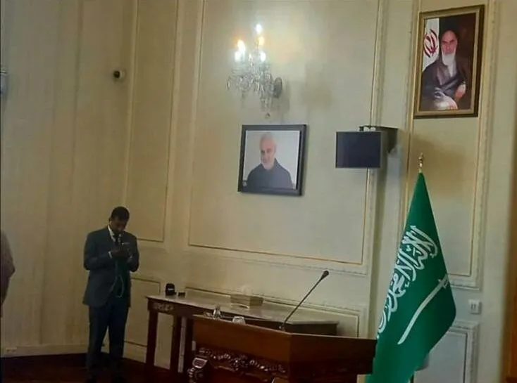 چرا سالن نشست خبری وزیران خارجه ایران و عربستان تغییر کرد؟