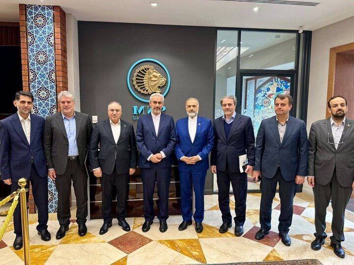 بازدید وزیر اقتصاد از میربیزنس بانک/ تأکید بر توسعه زیرساختهای مالی و تجاری ایران و روسیه بازدید وزیر اقتصاد از میربیزنس بانک/ تأکید بر توسعه زیرساختهای مالی و تجاری ایران و روسیه