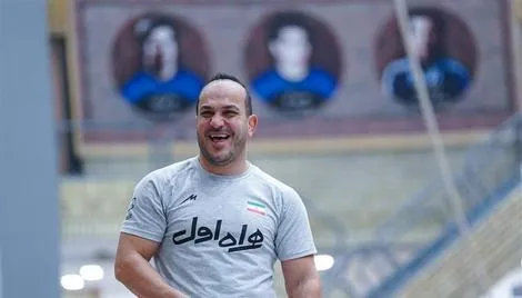 استعفای رفیق رسول خادم از تیم‌ملی علی دبیر