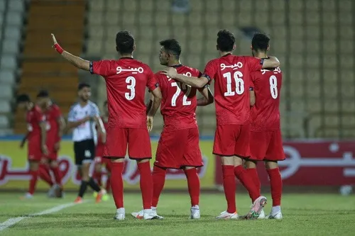 صعود پرسپولیس با پیروزی پُرگل مقابل شاهین