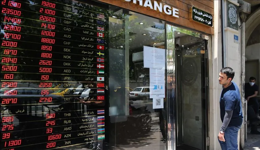 چه بر سر قیمت دلار خواهد آمد؟ / هیجان‌ زودگذر سینگال‌های سیاسی در بازار ارز
