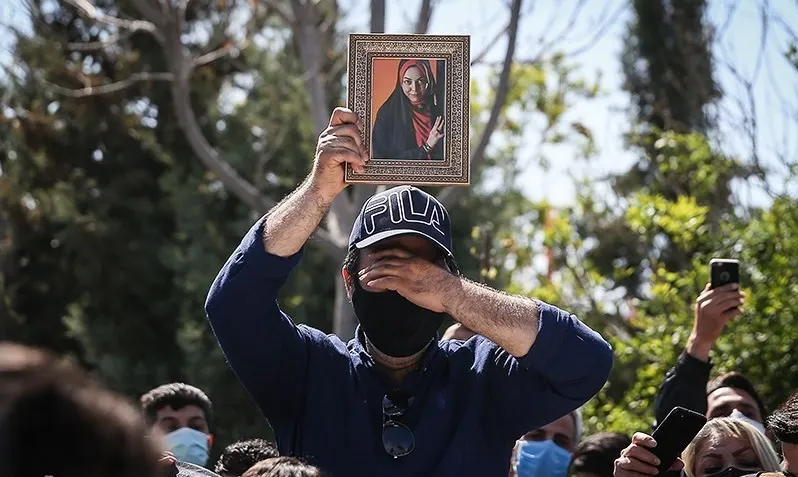 اخبار منتشره در مورد نحوه فوت آزاده نامداری تکذیب شد