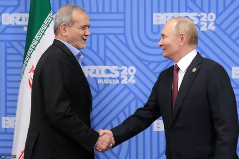 استقبال پوتین از پزشکیان در اجلاس سران کشورهای صادر‌کننده گاز