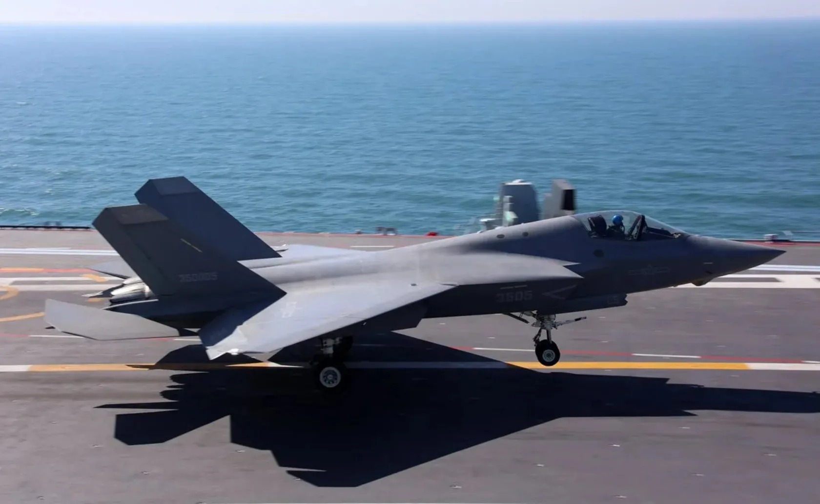 جنگنده J-35A چینی جنگنده J-35A چینی