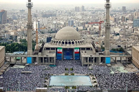 اقامه نماز عید سعید فطر در مصلای تهران