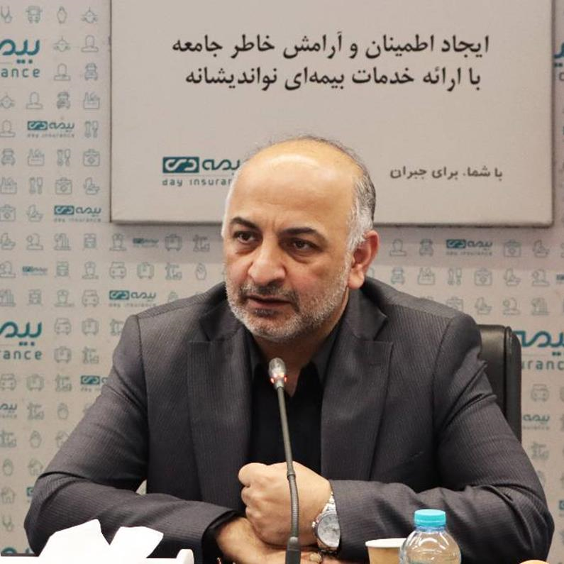 مدیرعامل بیمه دی: بخشی از توفیقات ما مرهون جامعه پزشکی است / تجلیل از پزشکان همکار بیمه دی در روز پزشک