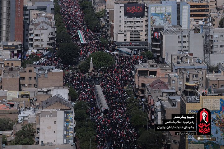 تصاویر هوایی از حضور جمعیت عظیم مردم تهران در تشییع رهبر شهید انقلاب