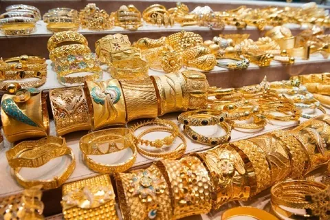 سقوط قیمت طلا و سکه در بازار؛ طلا به نیمه کانال ۱۷ میلیونی رسید+ جدول