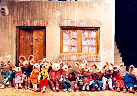 عکس/ نوستالژی استقبال مردم از اکران فیلم شهرموش‌ها در دهه ۶۰