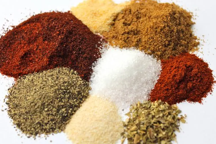 ادویه‌های جایگزین نمک در غذا