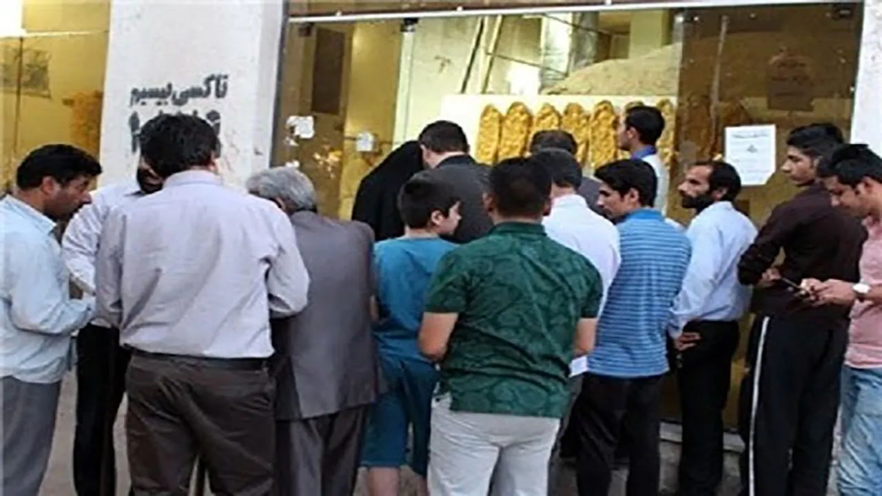 صف‌های طولانی خرید نان در ایرانشهر!