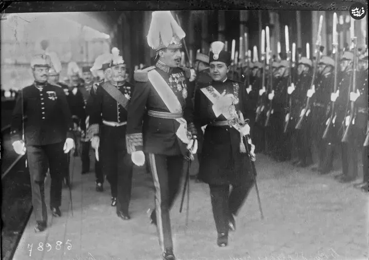 عکس زیرخاکی از احمدشاه قاجار در سفر به اسپانیا ۱۰۴ سال قبل