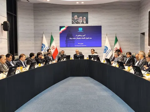 وزیر اقتصاد در آیین رونمایی از سند تحول اقتصاد دیجیتال صنعت بیمه: صنعت بیمه باید در بازسازی و نوسازی اقتصاد پیشرو باشد