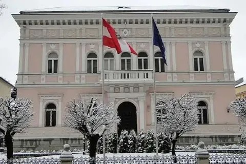 سفارت اتریش در تهران فعالیت خود را از سر گرفت