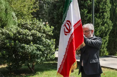 شروع سال تحصیلی دانشگاه تهران با مراسم روز پرچم