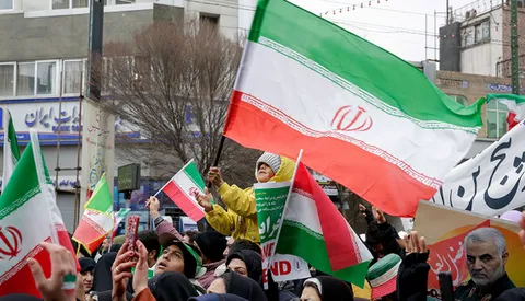 عکس/ نمایش سامانه موشکی ایران در مسیر راهپیمایی ۲۲ بهمن