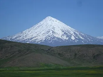 فیلم/ دماوند در چله تابستان سفیدپوش شد!