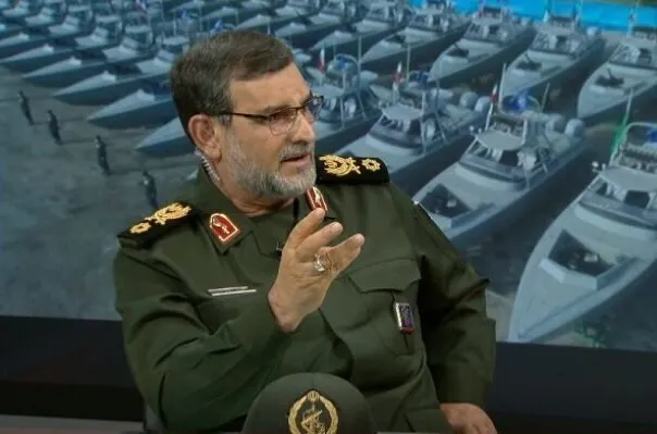 سردار تنگسیری: با کسی که می‌گوید ابر قدرت هستم با حرف حدیث که نمی‌شود جنگید