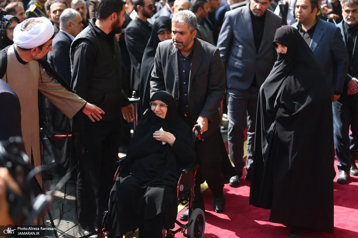 عکس/دختر امام خمینی در مراسم تشییع امیرعبداللهیان