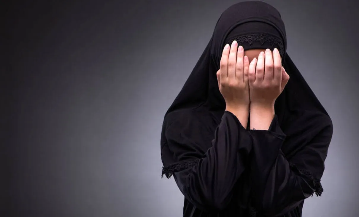 خودزنی‌های آنلاین دختر ۱۲ ساله به خاطر عاشق شیطانی