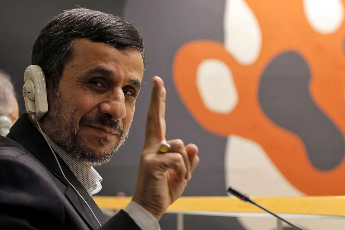 ظهور و سقوط محمود احمدی نژاد