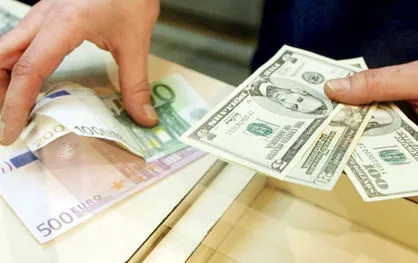 صعود پر زور دلار ، مقابله کم‌ زور دولت