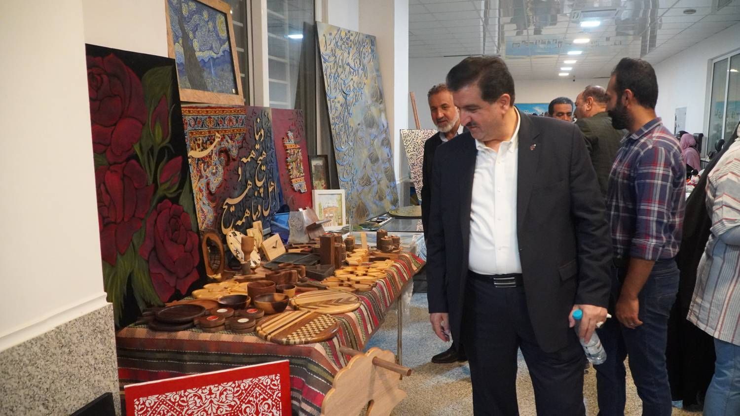 آمادگی بانک رفاه کارگران برای حمایت از فعالان صنایع دستی آمادگی بانک رفاه کارگران برای حمایت از فعالان صنایع دستی
