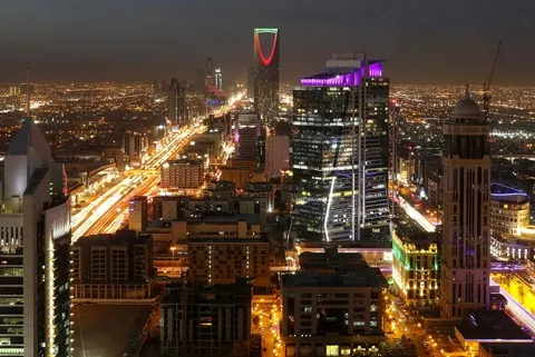 سه سناریو برای اقتصاد خاورمیانه در سال ۲۰۳۵/ ظرفیت ۲۳۲ میلیارد دلاری افزایش تولید ناخالص داخلی از ناحیه هوش مصنوعی