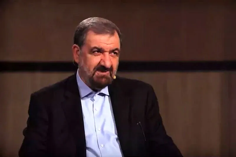 درخواست متفاوت محسن رضایی از حسن روحانی